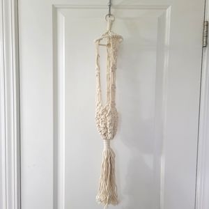 Cotton macrame off white plant basket nwot